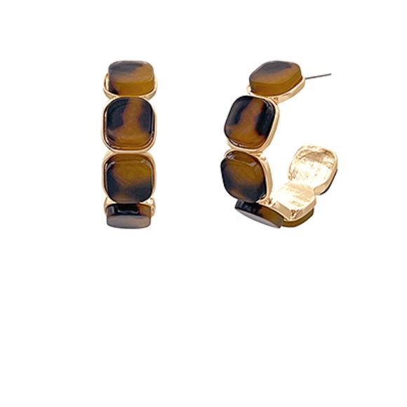 Square Pearl Hoops - Picture 2 of 2